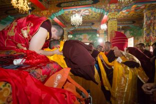 Offerings for the long life of Thaye Dorje, His Holiness the 17th Gyalwa Karmapa