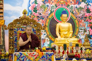 Thaye Dorje, His Holiness the 17th Gyalwa Karmapa, giving an empowerment of Dzambala