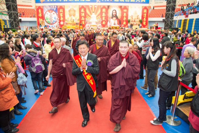 Thaye Dorje, His Holiness the 17th Gyalwa Karmapa, arriving at the interfaith event. Photo / Thule Jug